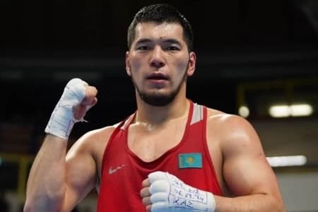 Казахстан с нокдауном выиграл бой за лицензию на Олимпиаду-2024 в боксе