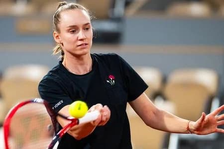 Елена Рыбакина сохранила четвертую строчку в мировом рейтинге