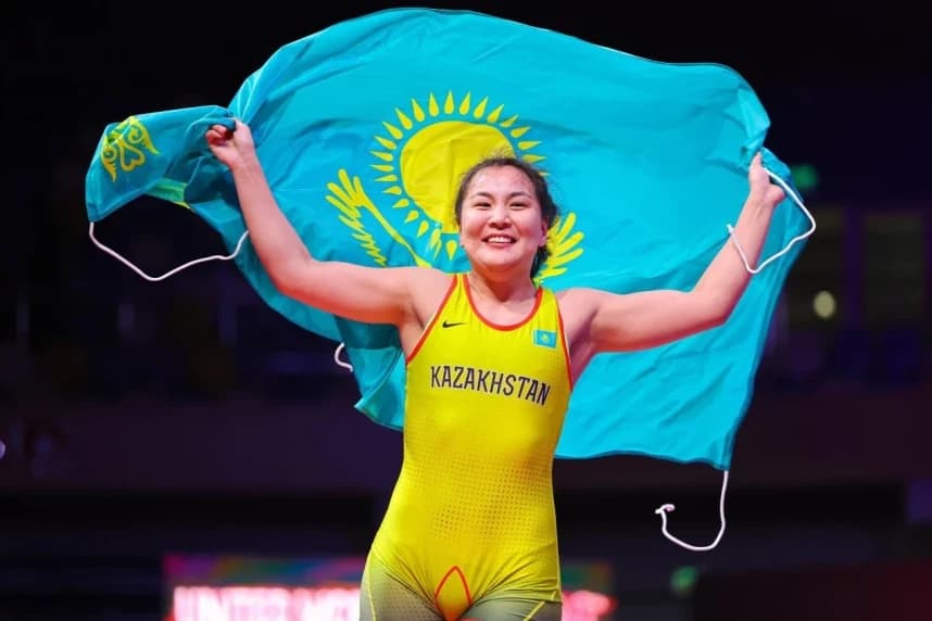 Қыздар өз шеберлігін көрсетеді. Күрестен Азия чемпионатының үшінші күнінің тікелей эфирі