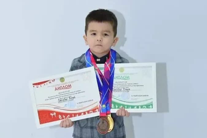 Атыраулық 5 жасар шахматшы ел чемпионы атанды