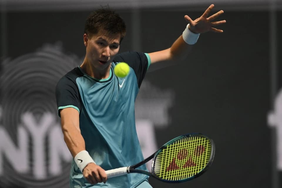 Бейбит Жукаев выбил пятую ракетку турнира Almaty Open и вышел в четвертьфинал