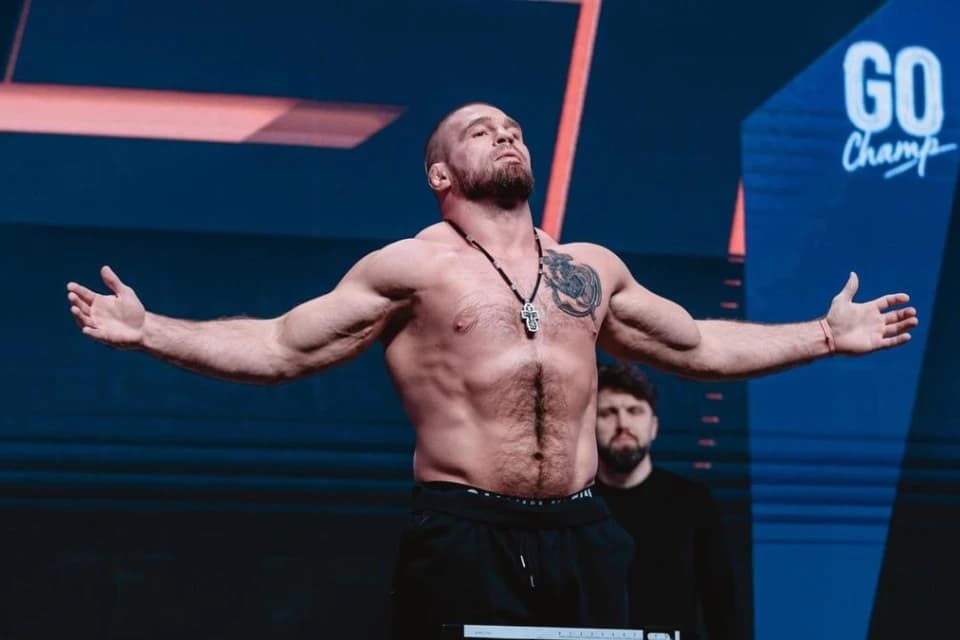 Дамир Исмагулов про Резникова: У Артема очень сильная борьба, но ему нужен тренер, чтобы быть конкурентноспособным на уровне UFC