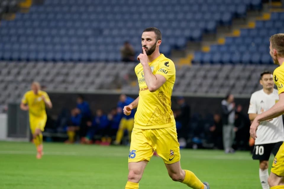 Алекса Аманович: Әзірше орталық жартылай қорғаушы болып ойнау қолайсыздық туғызуда
