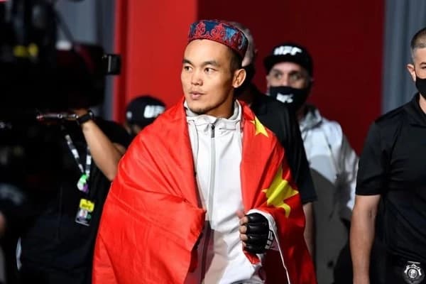 Шайлан Нурданбек потерпел третье поражение в UFC