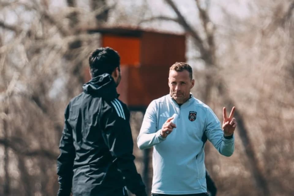 Белгілі шетелдік бапкер қазақстандық клубтан кетті