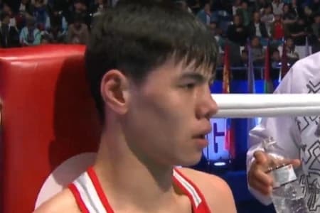 Елнур Суюнбай принес пятое золото Казахстану на чемпионате Азии