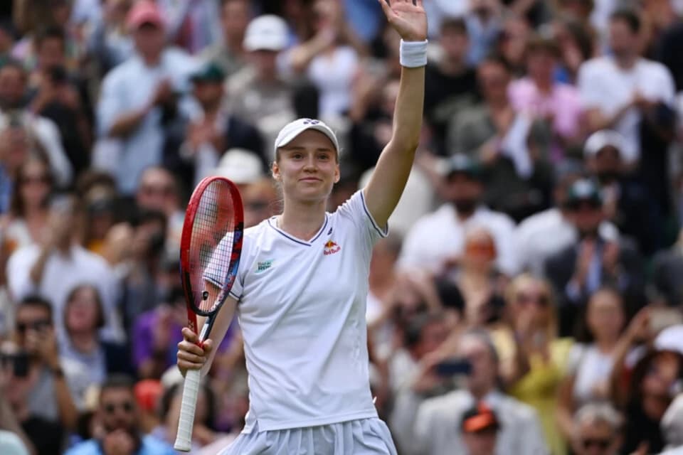 Елена Рыбакина поднялась на второе место в «чемпионской гонке WTA»