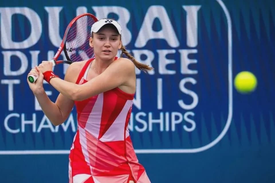 Елена Рыбакина вышла в четвертьфинал WTA 1000 в Дубае