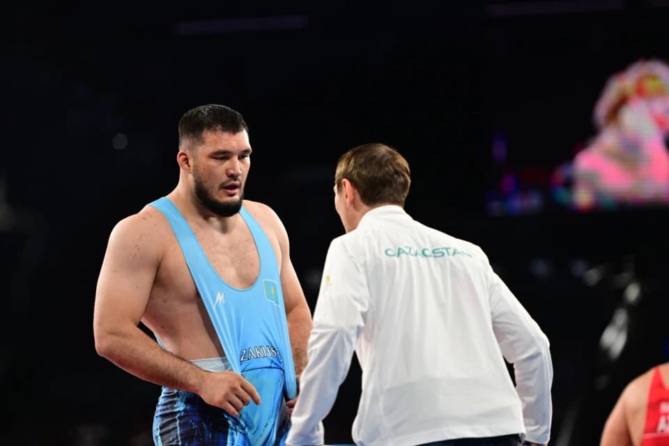 Пять казахстанцев стали чемпионами страны по борьбе
