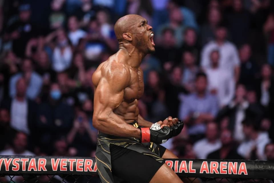 UFС маған хабарлассын: Камару Усман әлемді таң қалдыратынын айтты