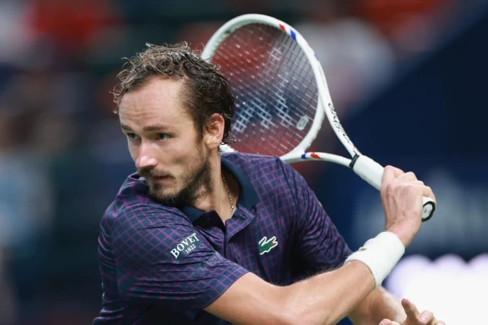 Медведев и Хачанов вступают в игру. Где и во сколько смотреть игры Almaty Open