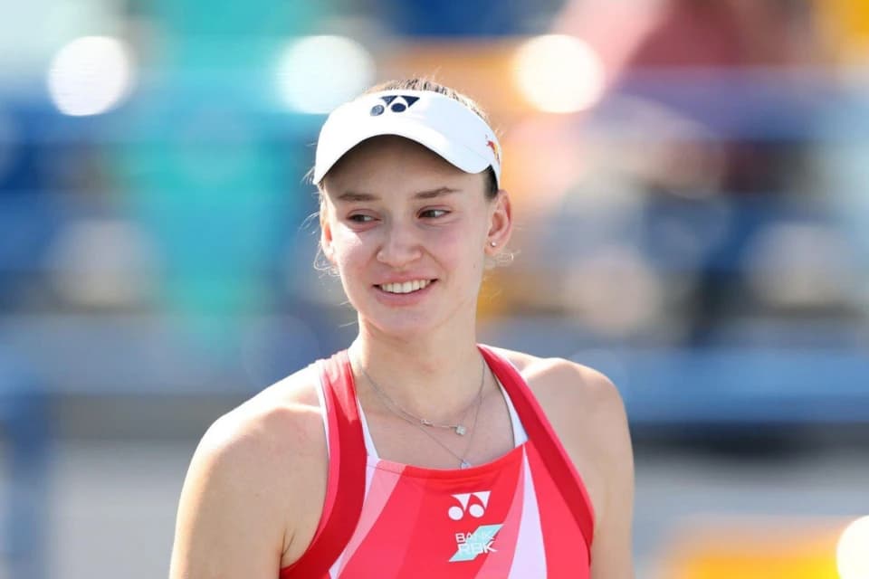 Рыбакина вышла в четвертьфинал турнира в Абу Даби