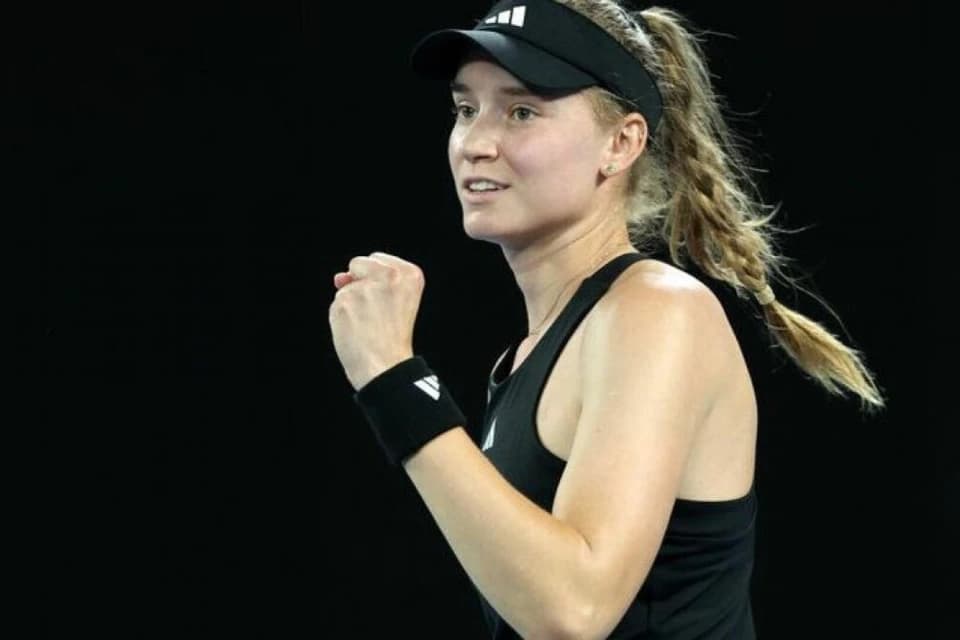 Рыбакина WTA турнирінің жартылай финалында әлемнің үздік теннисшісін жеңді