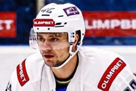 «Сарыарка» усилилась защитником из ВХЛ