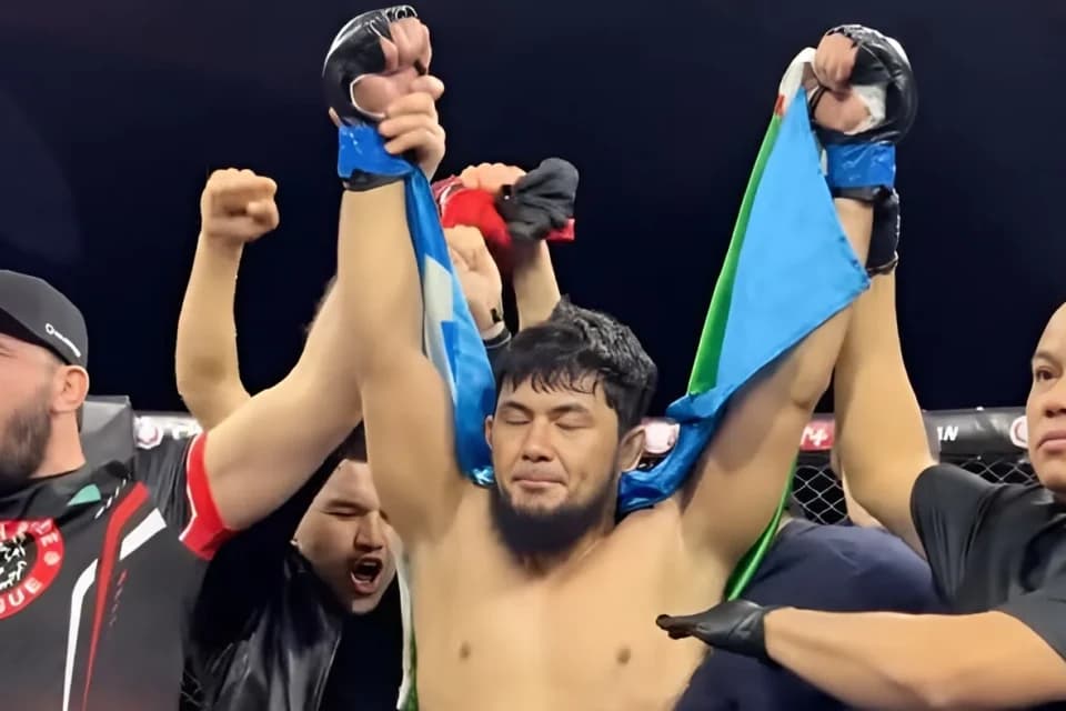 Бобур Абдулазизов одержал очередную яркую победу (видео)