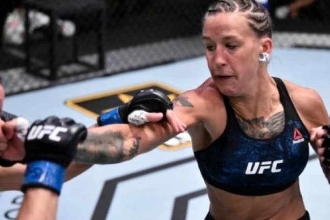 UFC разорвал контракты с двумя бойцами из Казахстана