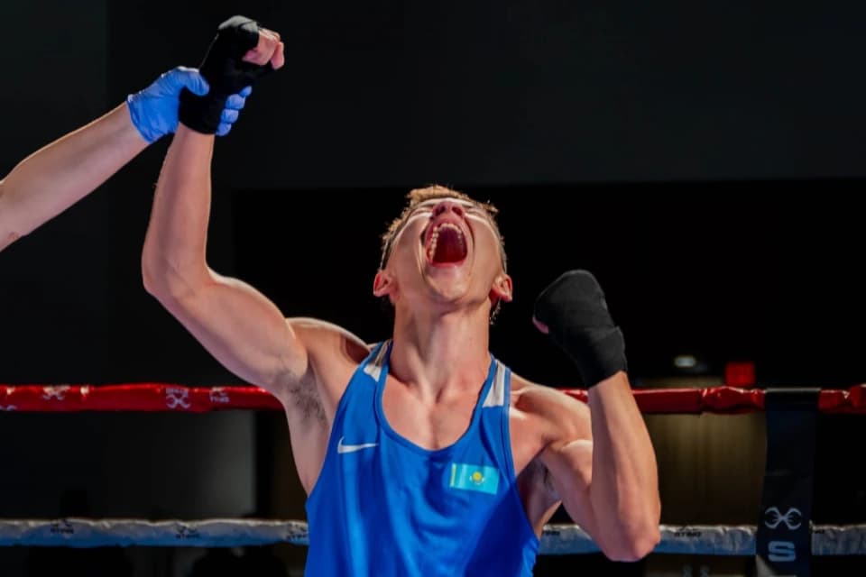 Два казахстанских боксера сразятся за звание чемпионов мира U-19