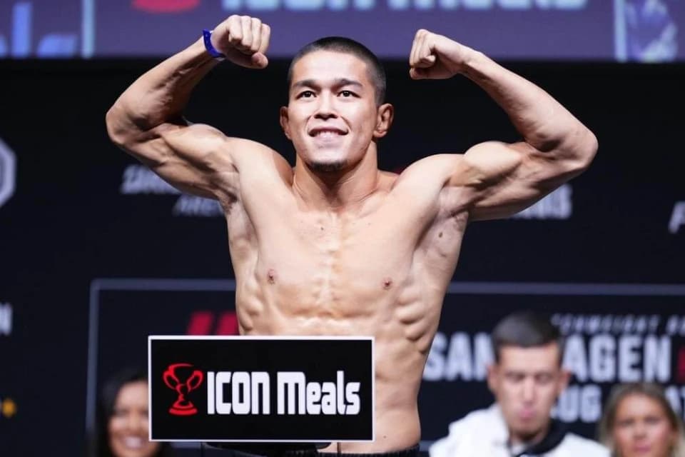 Асу Алмабаев UFC үздіктерімен төбелескісі келеді