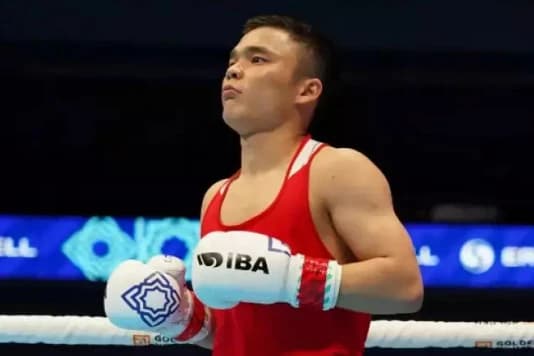 Сырымбетов нокаутировал соперника и вышел в полуфинал чемпионата РК по боксу (видео)