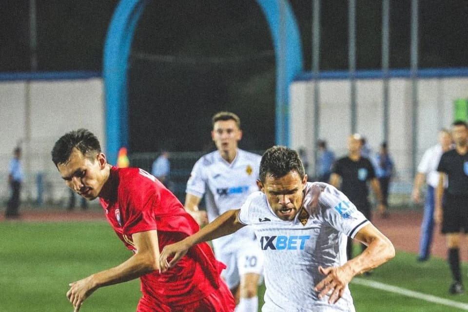 «Кайрат» - «Атырау»: стартовые составы команд