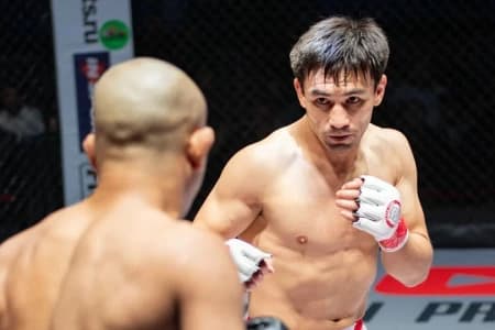 Каршыга Даутбек оформил нокаут в Rizin FF