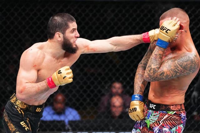 Ислам Махачев досрочно победил Дастина Порье на UFC 302