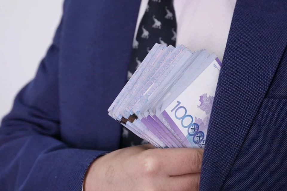Тренера по шорт-треку из Костанайской области обвиняют в хищении 6 млн тенге