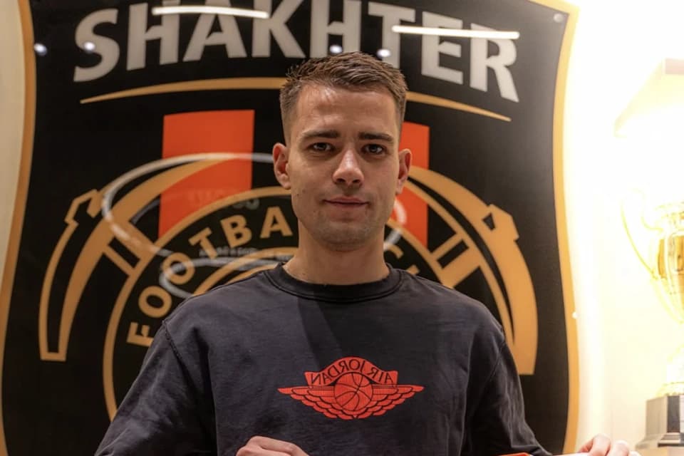 «Шахтер» алматылық «Қайраттың» түлегін қатарына қосты