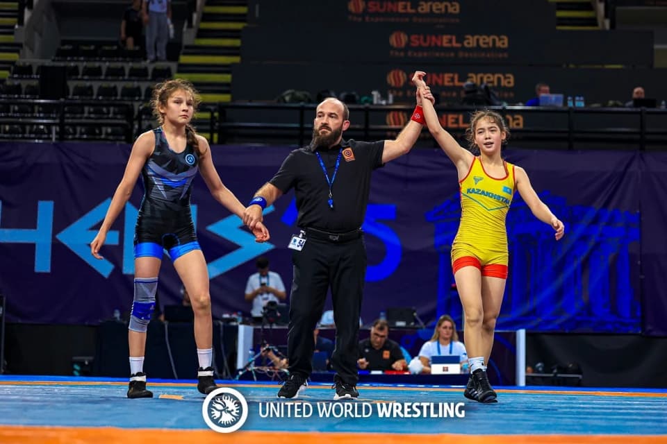 Казахстан завершил чемпионат мира с двумя медалями в женской борьбе