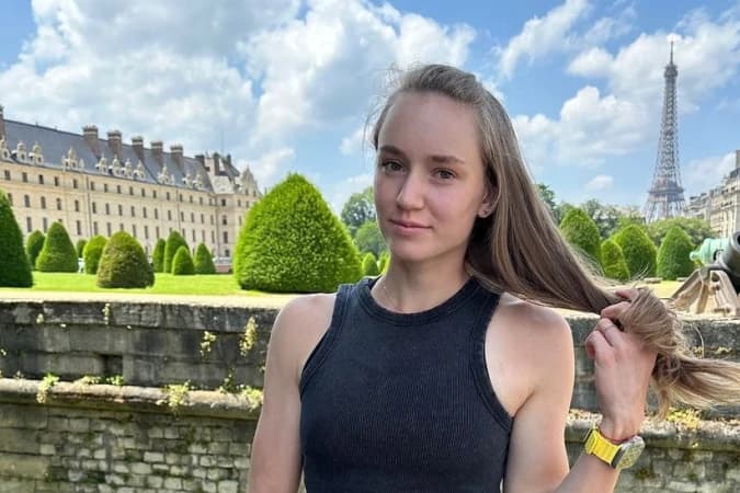 Рыбакина провела первый матч после болезни