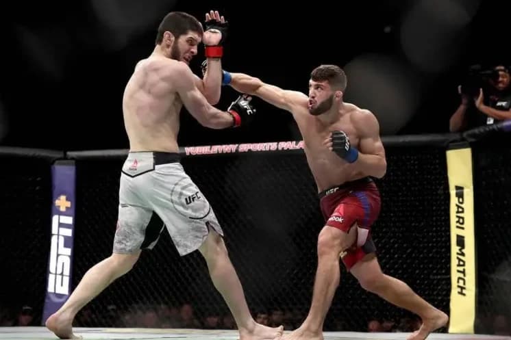 Махачев ответил Царукяну на его просьбу UFC устроить реванш
