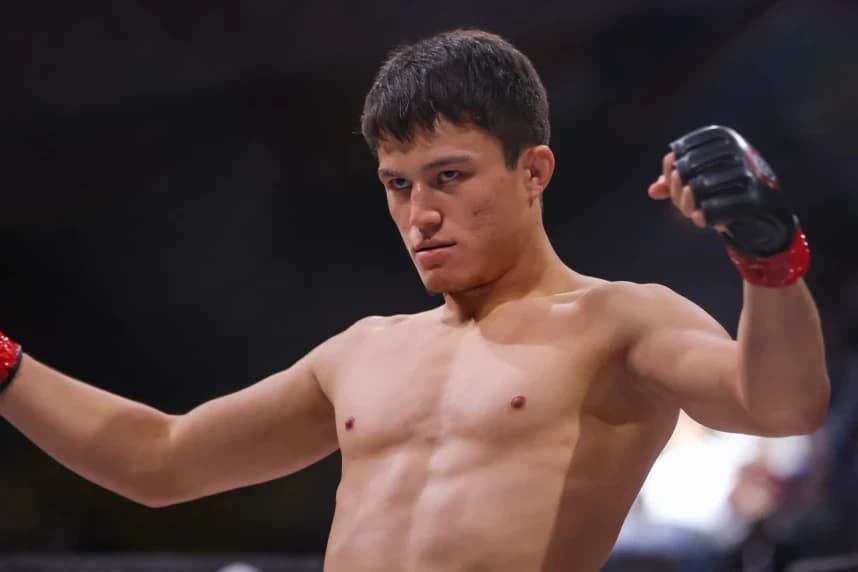 Қазақстандық файтер RIZIN-дегі дебютінде жапон қарсыласын мерзімінен бұрын жеңді