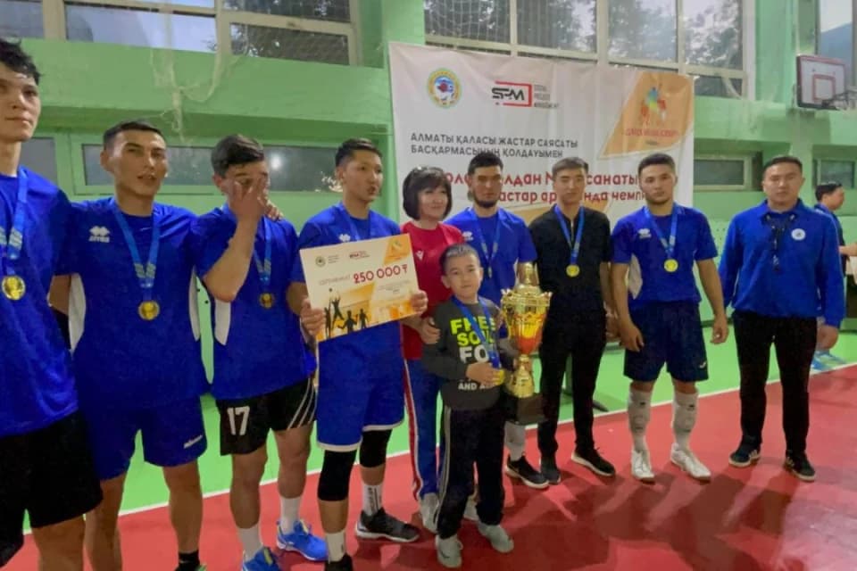Алматыда NEET санатындағы жастар арасында волейболдан чемпионат өтті
