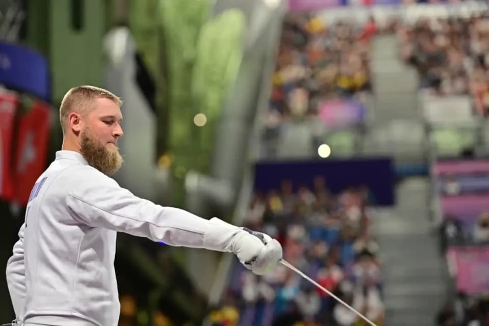 Париж-2024: Вадим Шарлаимов cемсерлесуден жекелей сында жеңіске жетті