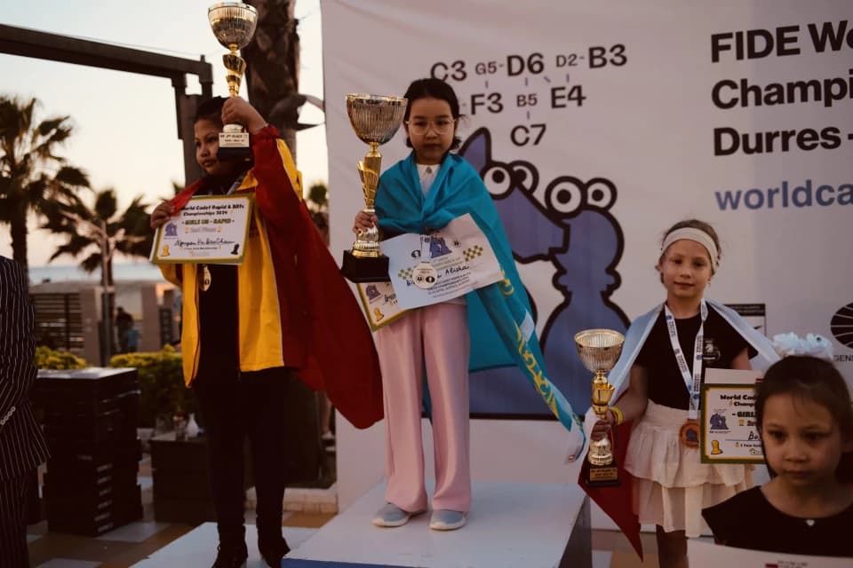 Семилетняя казахстанка стала чемпионкой мира по шахматам