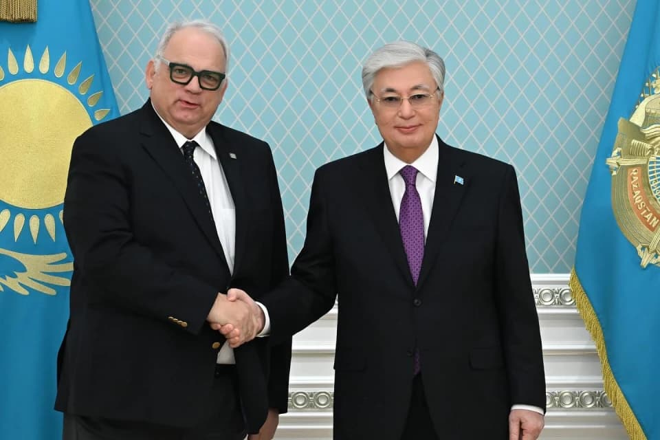 Токаев наградил орденом Президента UWW Лаловича
