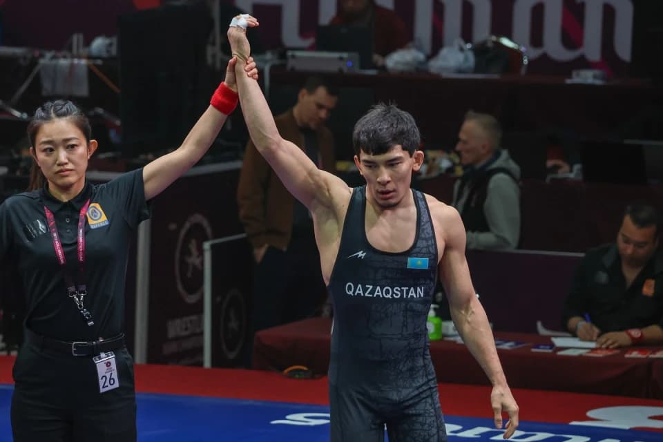Султан Асетулы уверенно вышел в четвертьфинал Чемпионата Азии (видео)