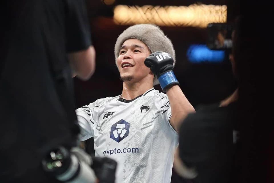 Асу Алмабаев потерял позиции в рейтинге UFC