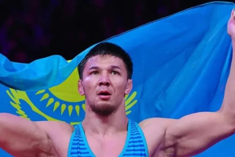 Казахстанцы завоевали три медали на турнире в Албании по вольной борьбе