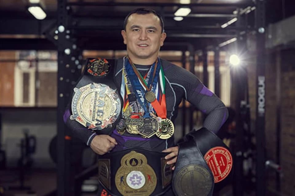 Айдар Махметов о бое Саралапов – Серикулы: Тамерлан выглядит небольшим фаворитом, но Тимур выступает дома