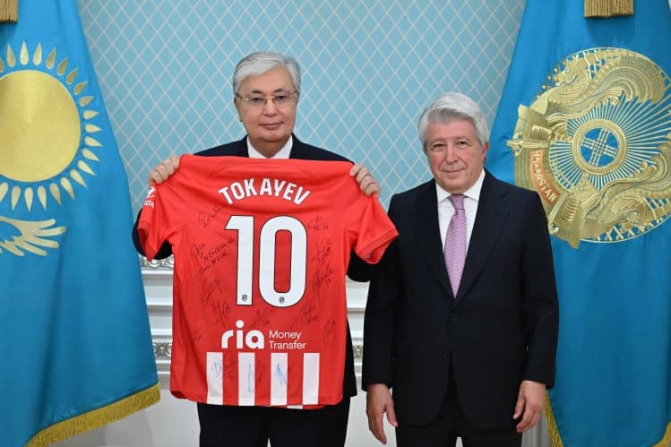 Касым-Жомарт Токаев встретился с президентом «Атлетико Мадрид»
