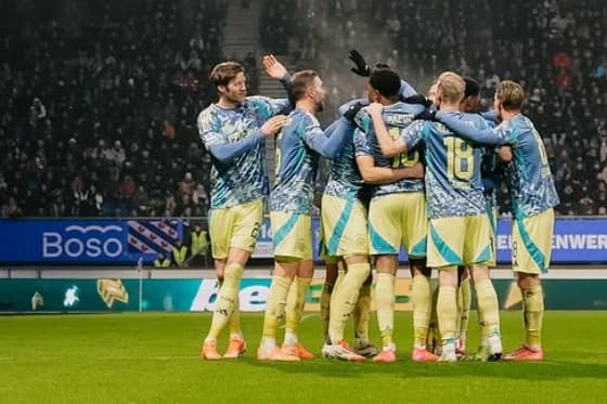 «Аякс» обыграл «Херенвен» ван Перси (видео)