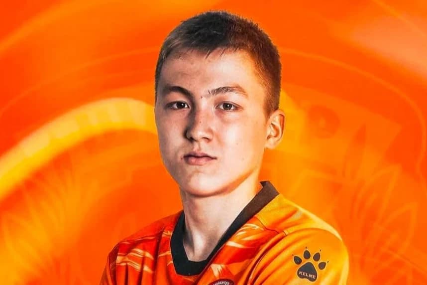 «Шахтер» 19 жастағы түлегімен келісімшартты ұзартты
