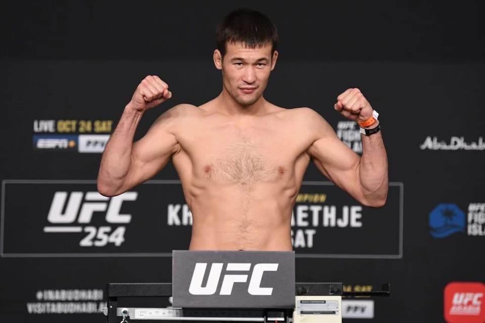 Шавкат Рахмонов UFC-дің басқа чемпионымен төбелесуге дайын екен айтты