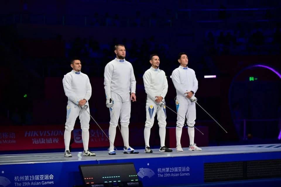 Шпагамен семсерлесуден Қазақстан құрамасы Азия чемпионатында жеңіске жетті