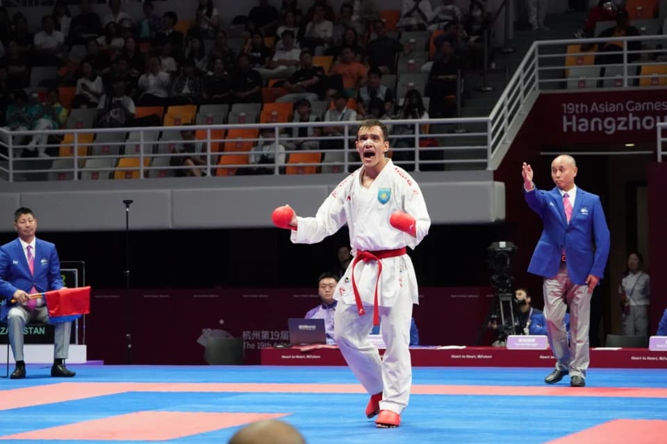 Ажиканов и Амирали вышли в четвертьфинал Чемпионата мира по каратэ