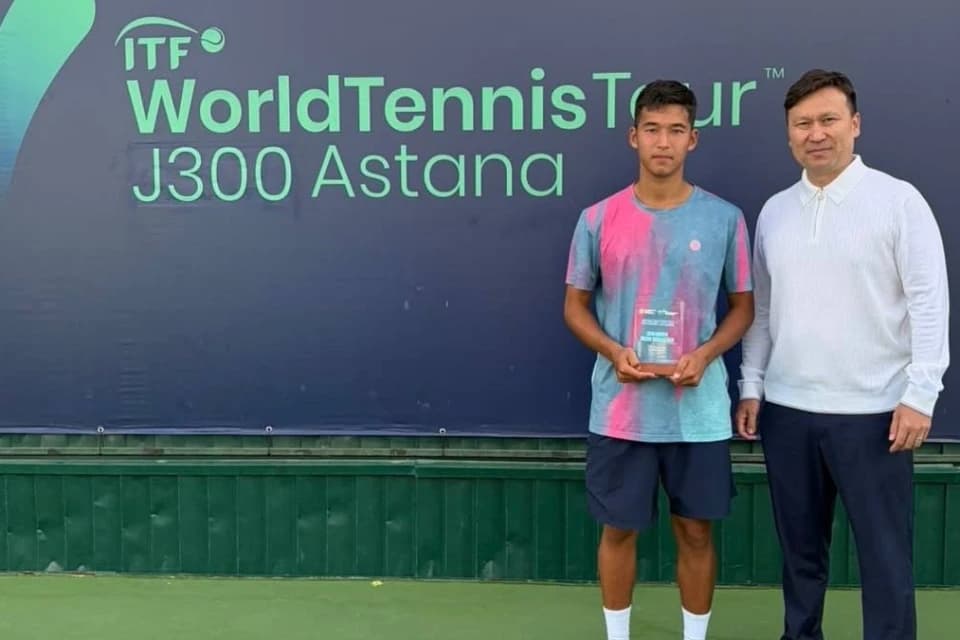 Ахмади Маханов стал чемпионом юниорского турнира J300 в Астане