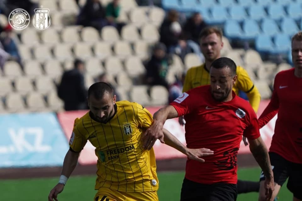 «Кызылжар» разгромил «Женис» в домашней игре