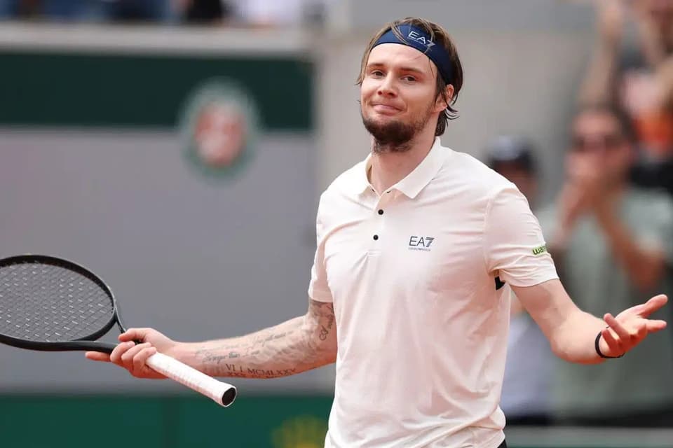 Александр Бублик мансабында алғаш рет топырақтағы ATP турнирінде жеңіске жетті