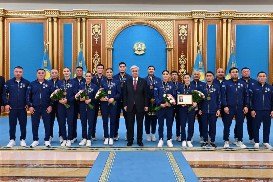 Қасым-Жомарт Тоқаев бокстан Қазақстан ұлттық құрамасын марапаттады